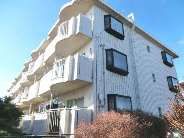 ホワイトオークヴィラ中尾台の外観