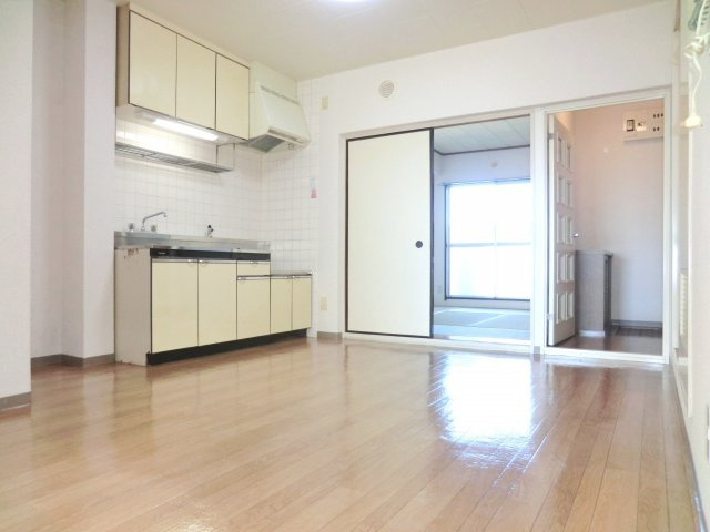 ホワイトオークヴィラ中尾台の居間・リビング|別室参考写真です。