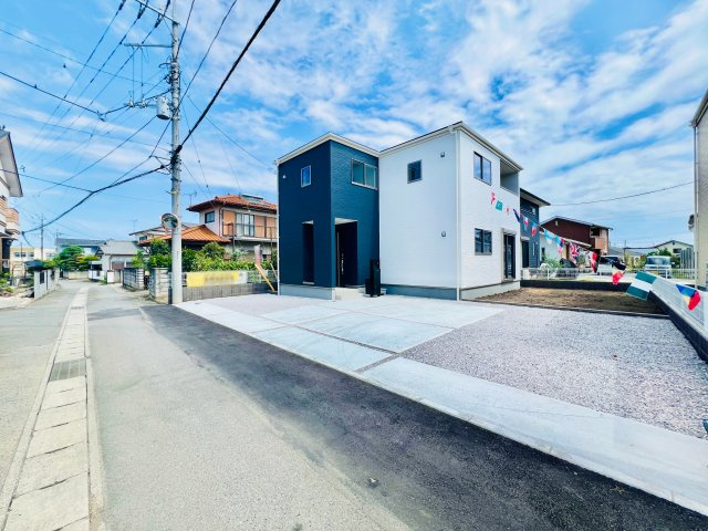 藤岡本郷の前面道路含む現地写真|閑静な住宅地で駐車が苦手な方にもおススメ♪