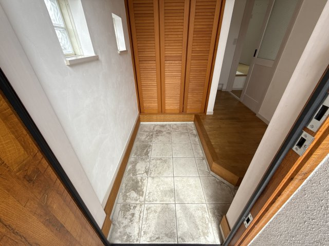 岩端貸家の玄関