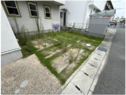 岩端貸家の駐車場