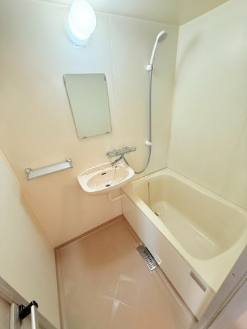 エルハイツイッセーの浴室