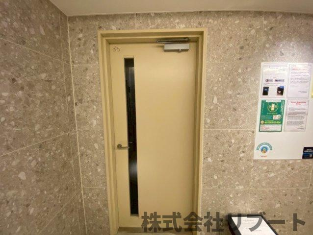 デュオフラッツ葛西のその他共用部分|自転車置場入口
