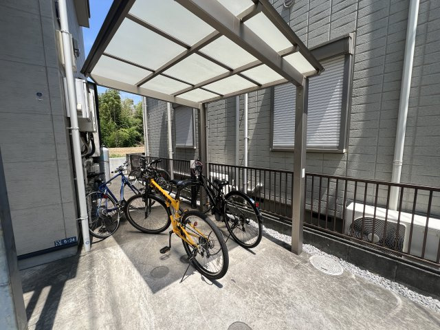 このアパートの魅力は何だと思いますか？【フォーラムエージュ】一棟アパートの駐輪場