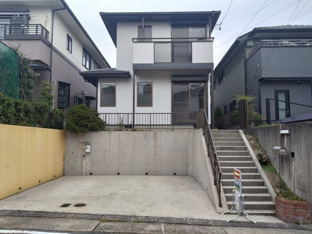 緑区平手北二丁目　売戸建の駐車場|2台駐車可能！（車種によります）