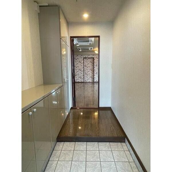 日進ヒルズ代官山の玄関