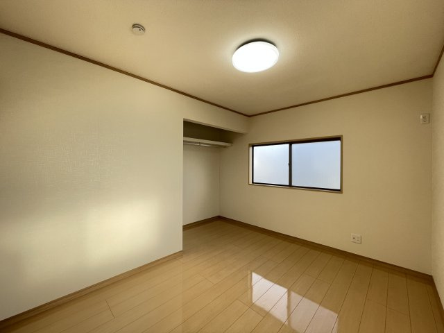 三戸郡階上町大字道仏字耳ケ吠の洋室