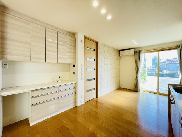 【居間・リビング】 | 深谷市上柴町東4丁目　中古戸建