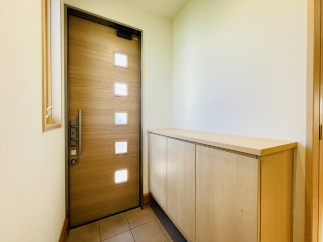 【玄関】 | 深谷市上柴町東4丁目　中古戸建