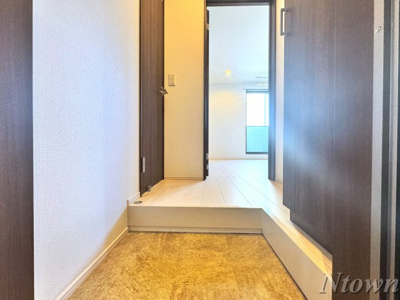 【玄関】 | GRANDTIC車道（グランティッククルマミチ） | 毎日通る玄関はこちらです