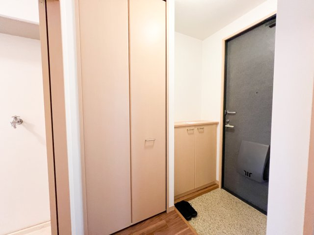 シャーメゾン・フレール D棟の玄関