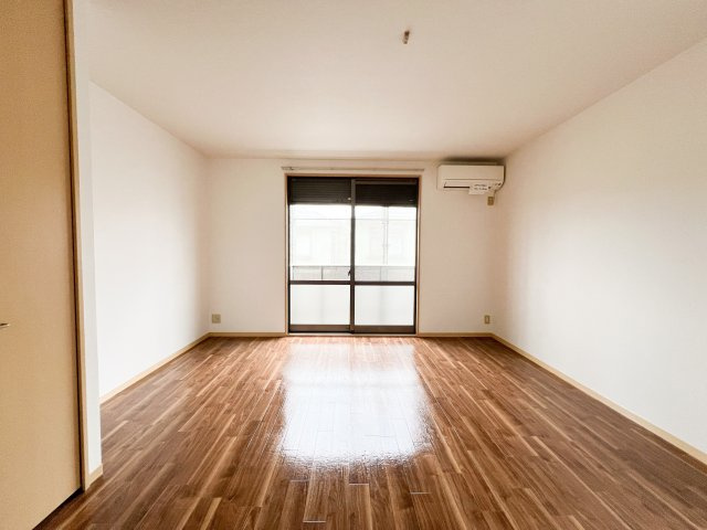 シャーメゾン・フレール D棟の居間・リビング