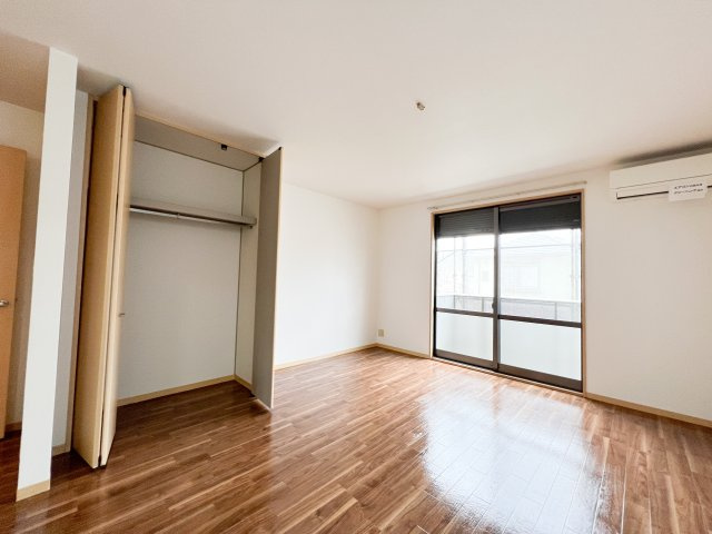 シャーメゾン・フレール D棟の洋室