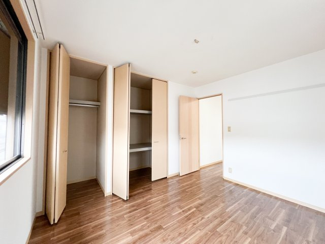 シャーメゾン・フレール D棟の洋室