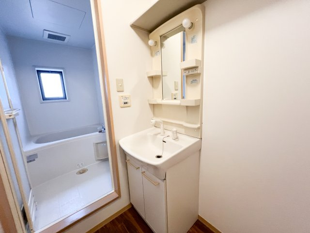 シャーメゾン・フレール D棟の独立洗面台