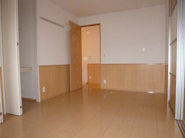 ヴィスタ桑田Ⅷの洋室