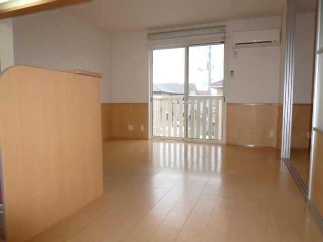 ヴィスタ桑田Ⅷの居間・リビング|リビング