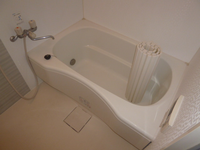 ヴィスタ桑田Ⅷの浴室|追い焚きバス