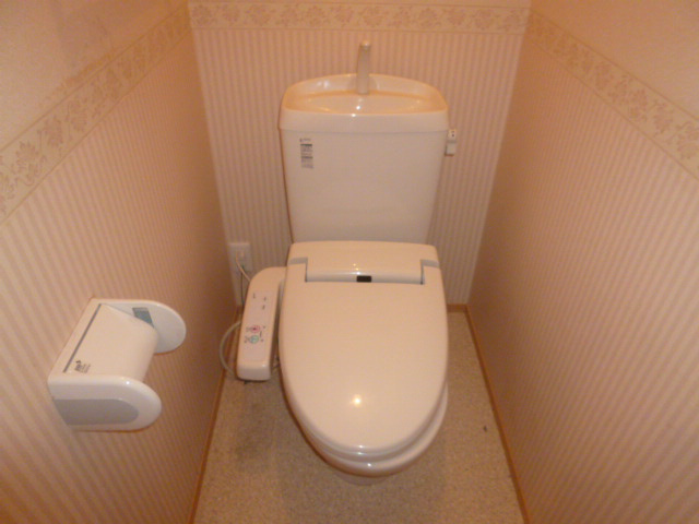 ヴィスタ桑田Ⅷのトイレ|シャワー付きトイレ