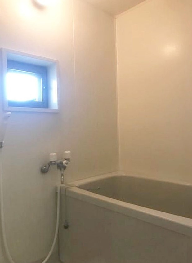 メゾン小林の浴室|日々の疲れを癒すお風呂付です