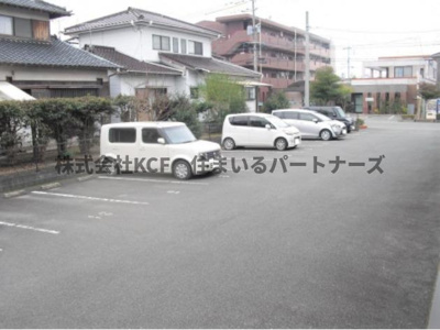 【駐車場】 | グロワール東合川 | 駐車場に車を止められます