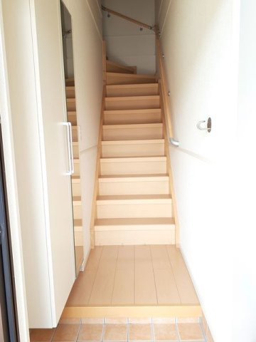 カメリアⅤ　Ａの玄関|明るい玄関です