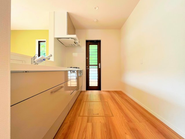 藤沢市高倉　新築戸建てのその他|［モデルハウス］◆デザイン性と機能性を兼ね備えたキッチンです。リビングスペースとの一体感が生まれ、広々空間を演出してくれます。
