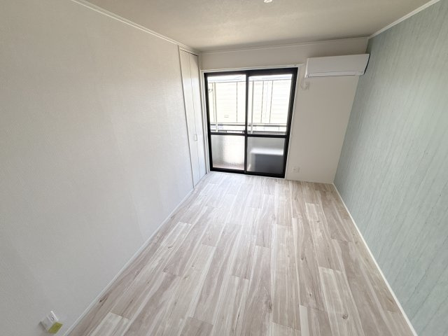 アゼリオ学園前Bの洋室