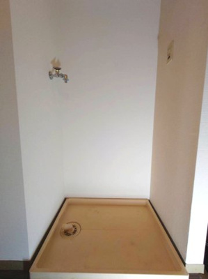 【設備】 | メゾンサンガ | 室内洗濯機置き場
※写真は別室になります。