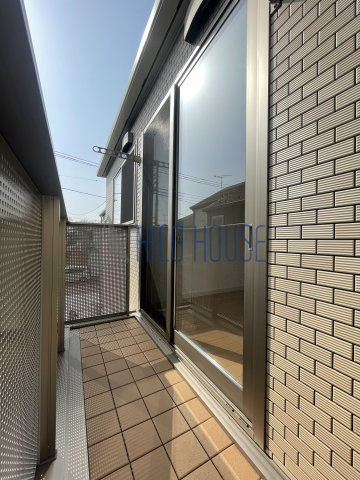 川越的場貸家 B棟のバルコニー