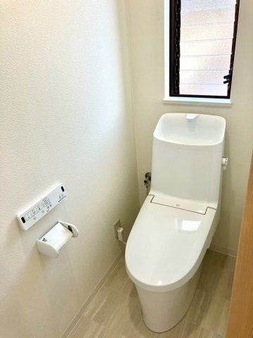 丸亀市田村町　水回り充実の再生住宅のトイレ