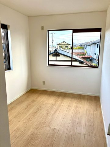 丸亀市田村町　水回り充実の再生住宅の洋室