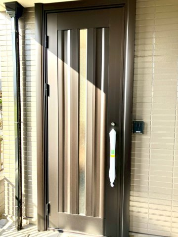 丸亀市田村町　水回り充実の再生住宅の玄関|玄関ドア入れ替えました。