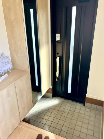 丸亀市田村町　水回り充実の再生住宅の玄関