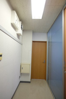 【玄関】 | 伸栄ビル | 事務所入口