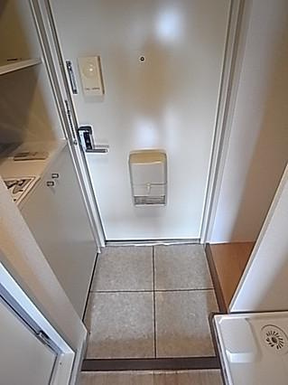 フルール岡本の玄関