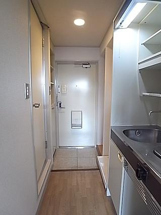 フルール岡本の玄関