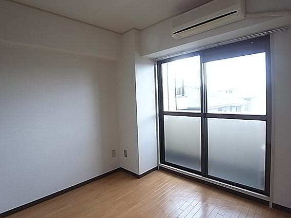 フルール岡本の居間・リビング