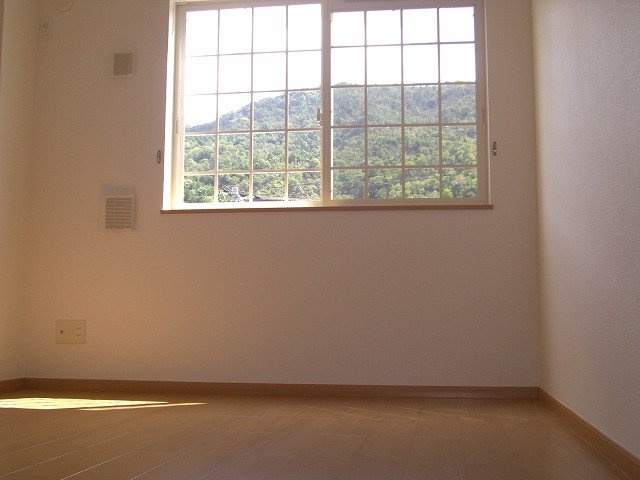 ソレイユ１番館の内装|明るい色調の室内です