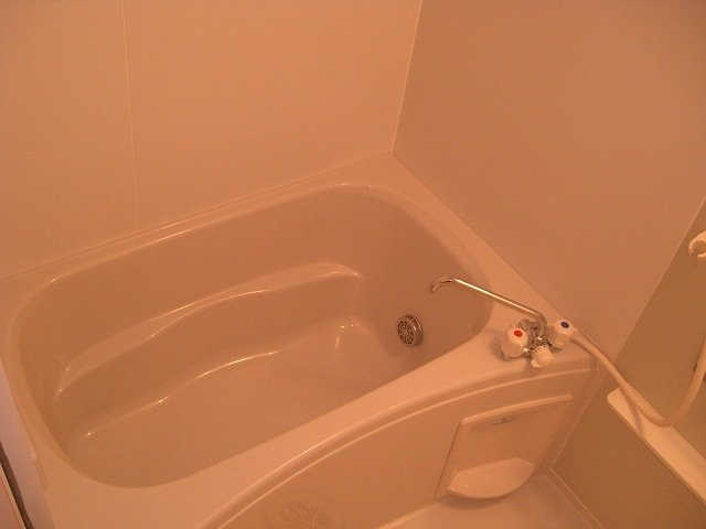 ソレイユ１番館の浴室|ゆったり過ごせるお風呂です