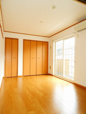 ソレイユ２番館の居間・リビング|使いやすいリビングです