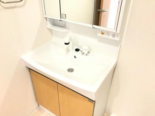 ラピスラズリの洗面所|洗面