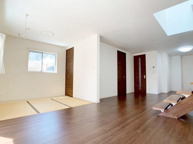 宮川町 一戸建の居間・リビング