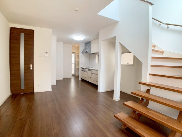 宮川町 一戸建の居間・リビング