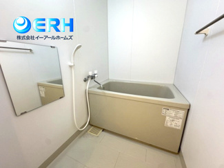 【浴室】 | 住吉宮町ハイツ | クリーニング済で清潔感があります。