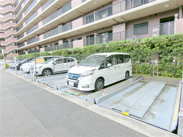 リージェントハウス大森西の駐車場