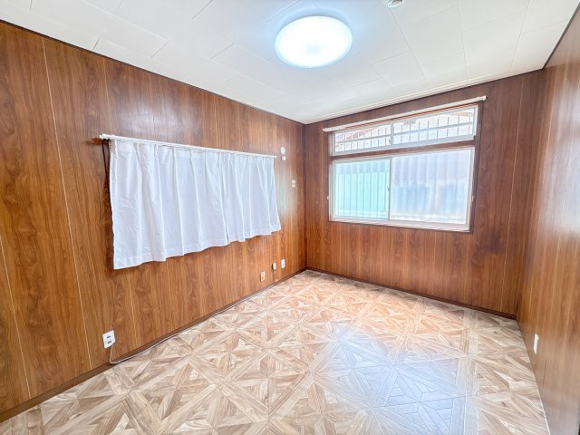 生駒市中菜畑2丁目貸家の洋室