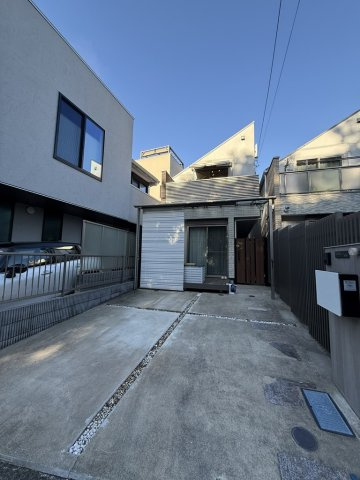 深沢6丁目戸建の駐車場