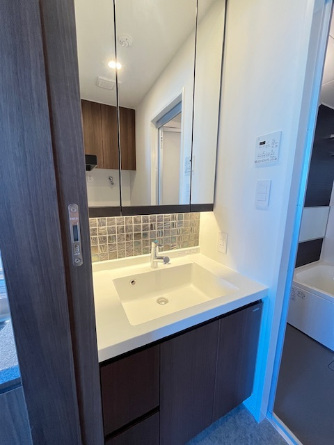 ｅｋｉｓｍ　さいたま新都心の独立洗面台