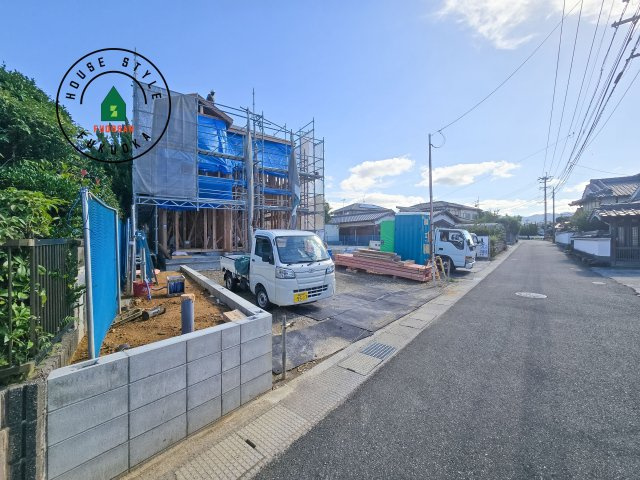 福津市福間南5丁目第6-2棟（2号棟）の前面道路含む現地写真|見学の時間などお気軽にお問い合わせ下さい。